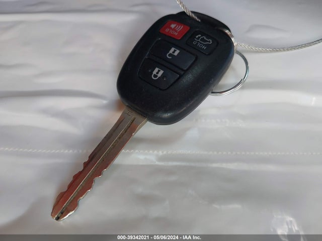 Toyota Rav4 Xle 2015 JTMWFREV7FJ046672 Image 11
