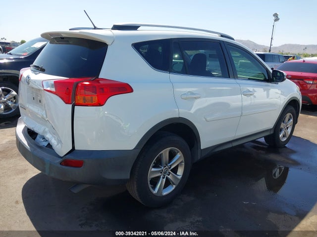 Toyota Rav4 Xle 2015 JTMWFREV7FJ046672 Image 4