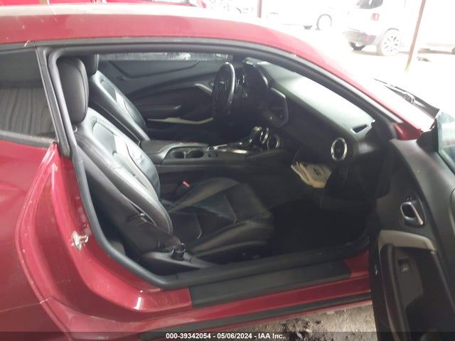 Chevrolet Camaro 2lt 2018 1G1FD1RX1J0160290 Image 5
