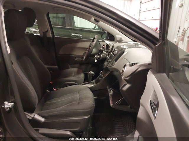 Chevrolet Sonic Lt Auto 2015 1G1JC6SH2F4195093 Image 5