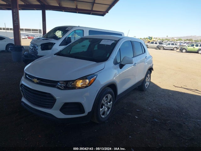 Chevrolet TRAX LS 2017 3GNCJKSB2HL234523 Image 2