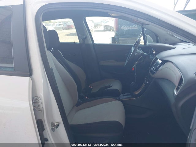 Chevrolet TRAX LS 2017 3GNCJKSB2HL234523 Image 5