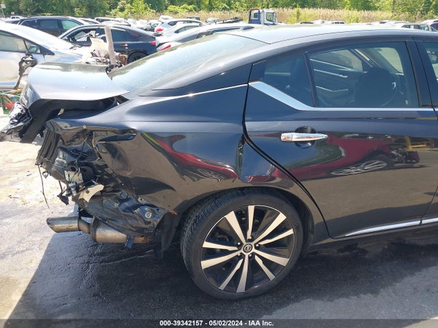 Nissan Altima 2.0 Platinum 2019 1N4AL4FV8KC250700 Image 18