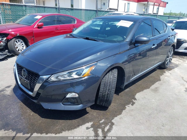 Nissan Altima 2.0 Platinum 2019 1N4AL4FV8KC250700 Image 2