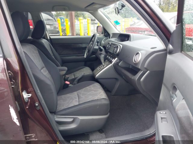 JTLZE4FE1FJ069984 Scion XB