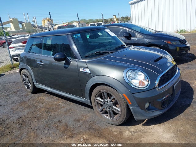 2011 MINI COOPER S WMWSV3C54BTY11821 Photo 0