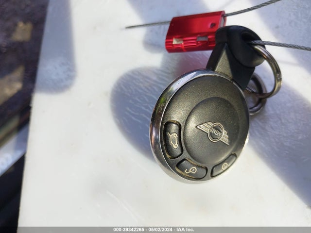 2011 MINI COOPER S WMWSV3C54BTY11821 Photo 10