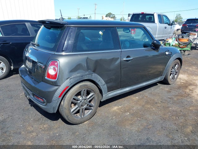 2011 MINI COOPER S WMWSV3C54BTY11821 Photo 3