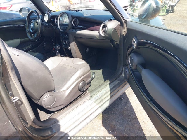 2011 MINI COOPER S WMWSV3C54BTY11821 Photo 4