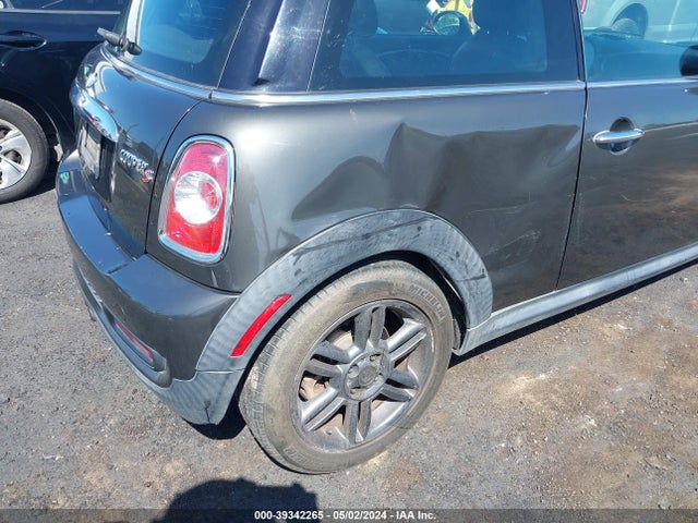 2011 MINI COOPER S WMWSV3C54BTY11821 Photo 5