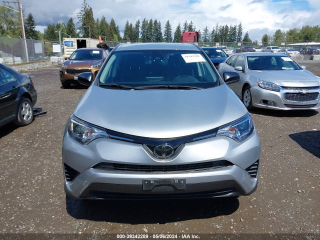 Toyota RAV4 LE 2018 2T3ZFREV0JW518217 Image 12