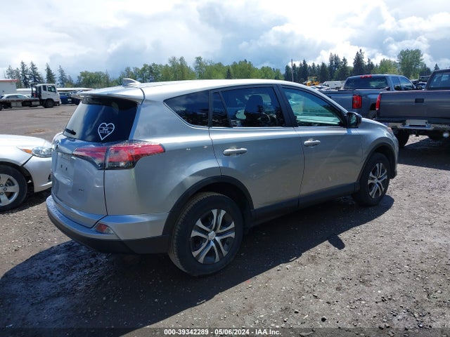 Toyota RAV4 LE 2018 2T3ZFREV0JW518217 Image 4