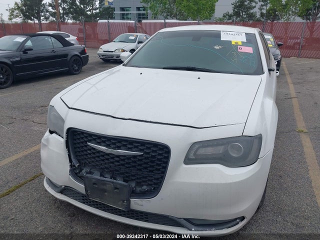 Chrysler 300 300s 2018 2C3CCABG1JH239921 Image 12