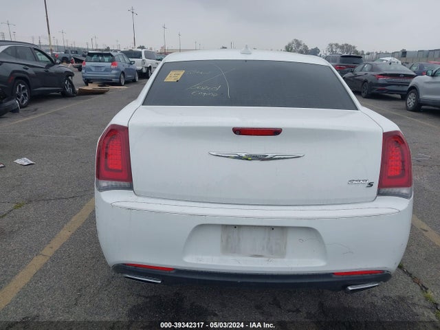 Chrysler 300 300s 2018 2C3CCABG1JH239921 Image 16