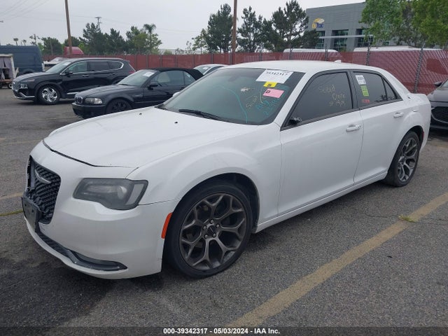 Chrysler 300 300s 2018 2C3CCABG1JH239921 Image 2