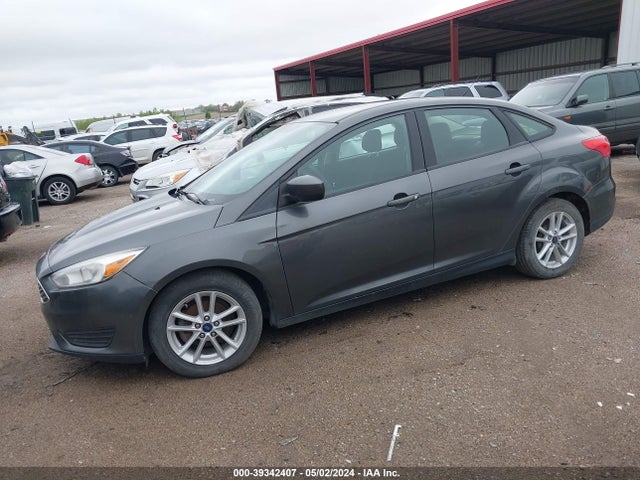 Ford FOCUS SE 2018 1FADP3F22JL244410 Image 2