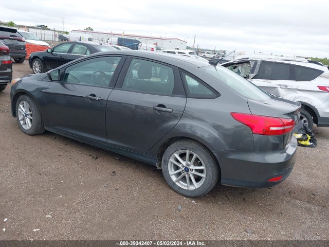 Ford FOCUS SE 2018 1FADP3F22JL244410 Image 3