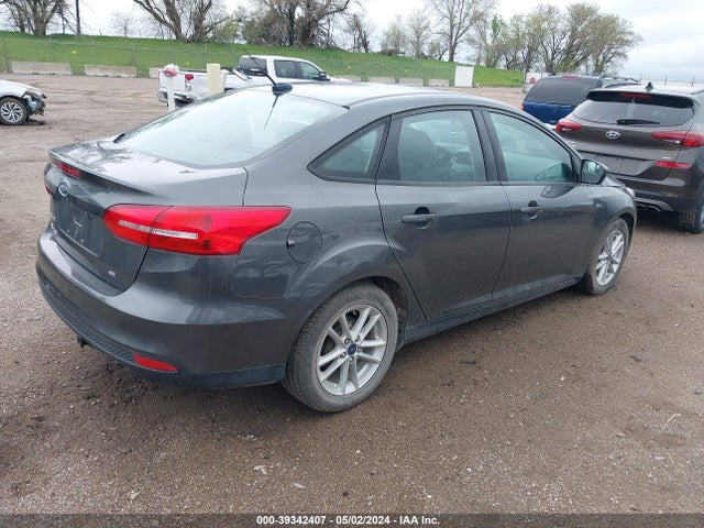 Ford FOCUS SE 2018 1FADP3F22JL244410 Image 4