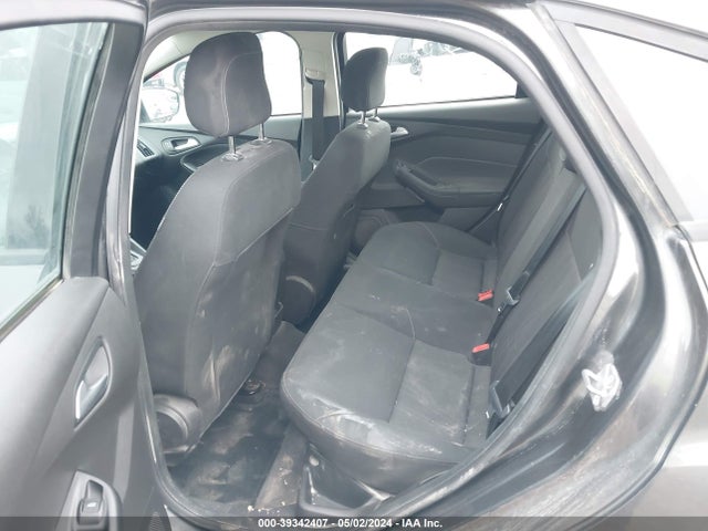 Ford FOCUS SE 2018 1FADP3F22JL244410 Image 8