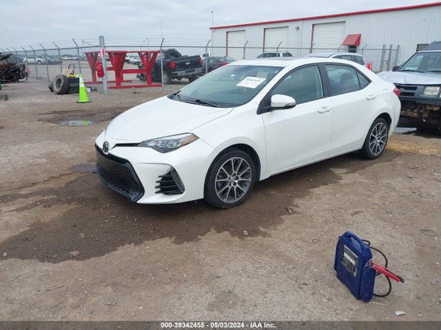 Toyota Corolla Se Special Edition 2017 5YFBURHE2HP607956 Image 2