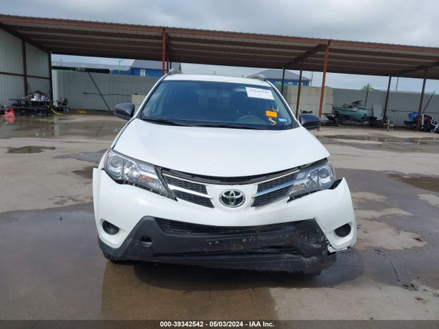 Toyota RAV4 LE 2015 JTMZFREV5FD080668 Image 12