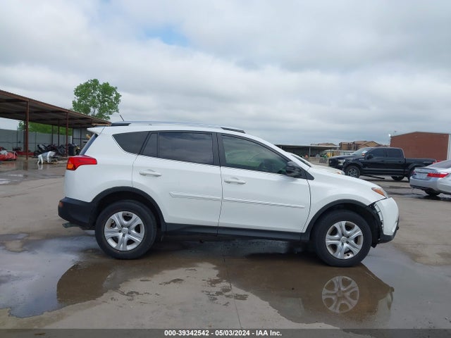 Toyota RAV4 LE 2015 JTMZFREV5FD080668 Image 13