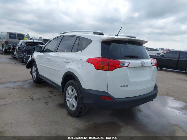 Toyota RAV4 LE 2015 JTMZFREV5FD080668 Image 3