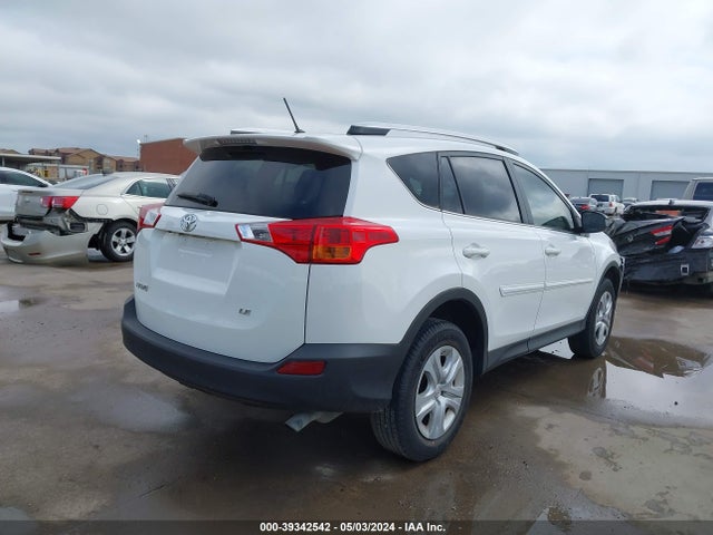 Toyota RAV4 LE 2015 JTMZFREV5FD080668 Image 4