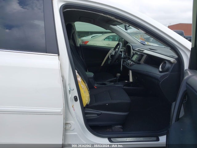 Toyota RAV4 LE 2015 JTMZFREV5FD080668 Image 5