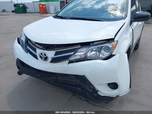 Toyota RAV4 LE 2015 JTMZFREV5FD080668 Image 6