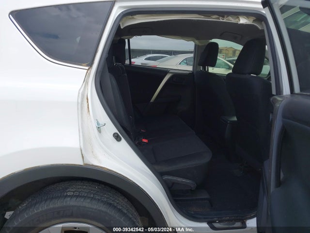 Toyota RAV4 LE 2015 JTMZFREV5FD080668 Image 8