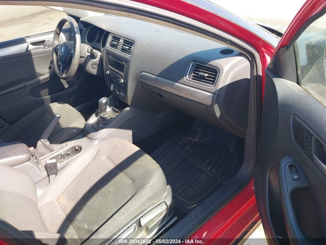 3VWD17AJ2FM323368 Volkswagen Jetta 1.8t Se