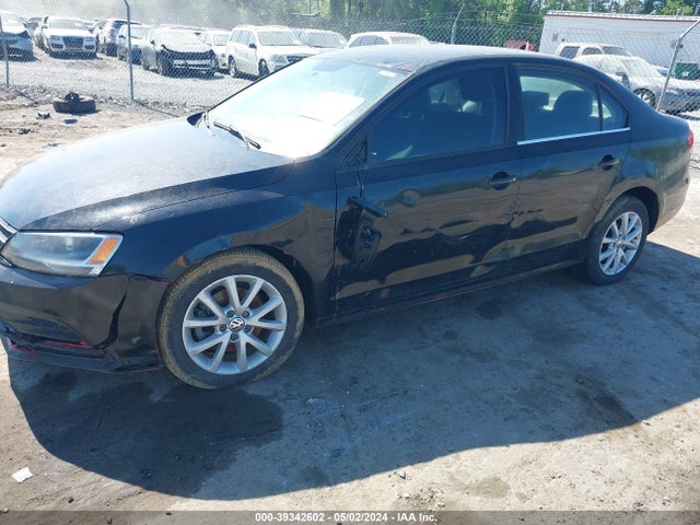3VWD17AJ2FM323368 Volkswagen Jetta 1.8t Se