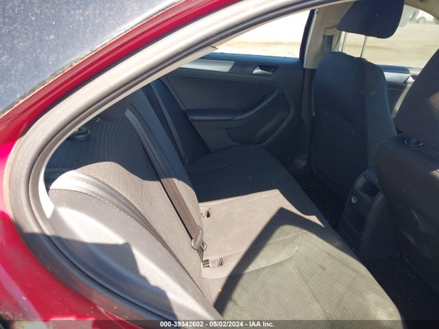 3VWD17AJ2FM323368 Volkswagen Jetta 1.8t Se