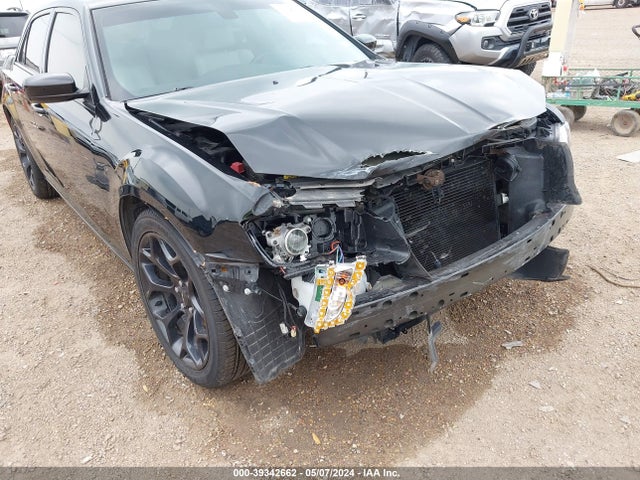 2C3CCABG2KH550551 Chrysler 300 300s