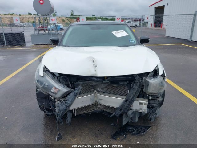 1N4AA6AP6JC399292 Nissan Maxima 3.5 Platinum