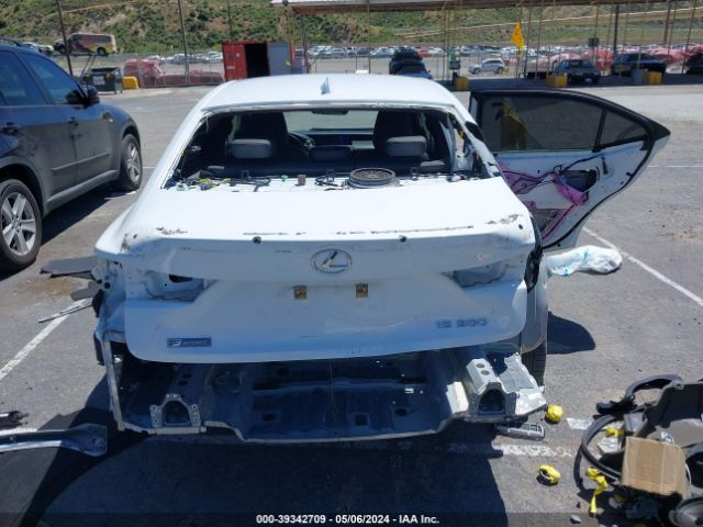 JTHBA1D2XK5089622 Lexus IS 300