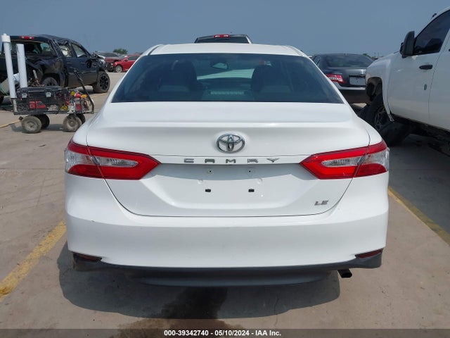 Toyota CAMRY LE 2018 4T1B11HK7JU577258 Image 16