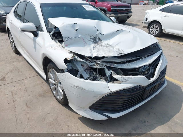 Toyota CAMRY LE 2018 4T1B11HK7JU577258 Image 6