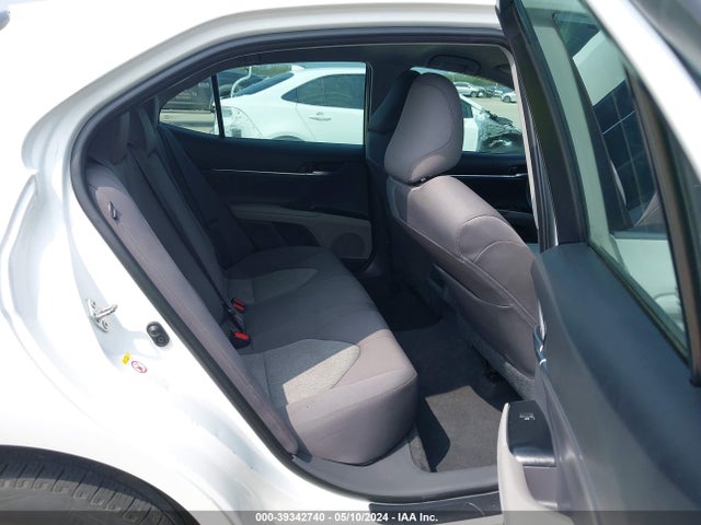 Toyota CAMRY LE 2018 4T1B11HK7JU577258 Image 8