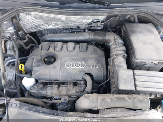 WA1JCCFS4HR012482 Audi Q3 2.0t Premium