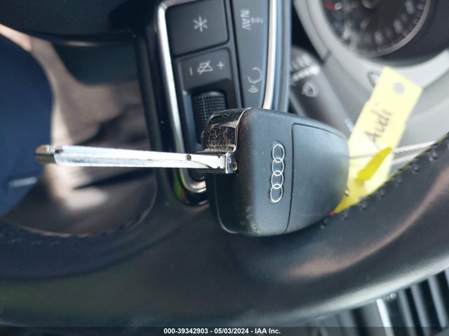 WA1JCCFS4HR012482 Audi Q3 2.0t Premium