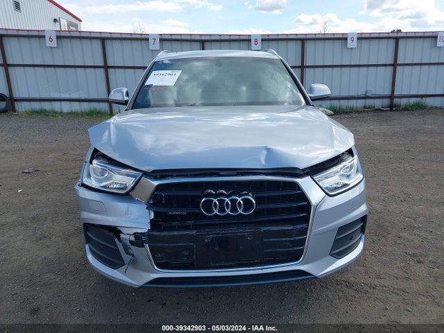 WA1JCCFS4HR012482 Audi Q3 2.0t Premium