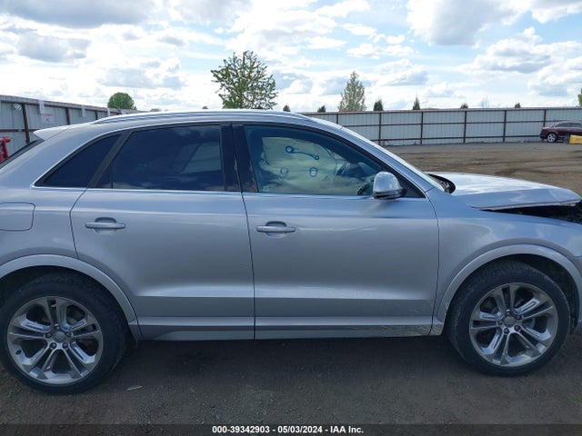 WA1JCCFS4HR012482 Audi Q3 2.0t Premium