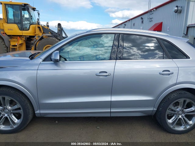 WA1JCCFS4HR012482 Audi Q3 2.0t Premium