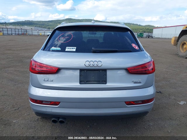 WA1JCCFS4HR012482 Audi Q3 2.0t Premium