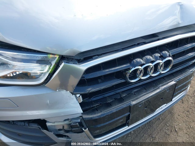 WA1JCCFS4HR012482 Audi Q3 2.0t Premium