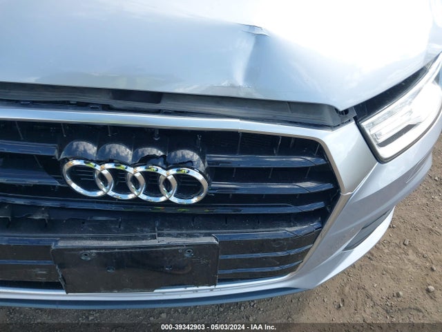 WA1JCCFS4HR012482 Audi Q3 2.0t Premium