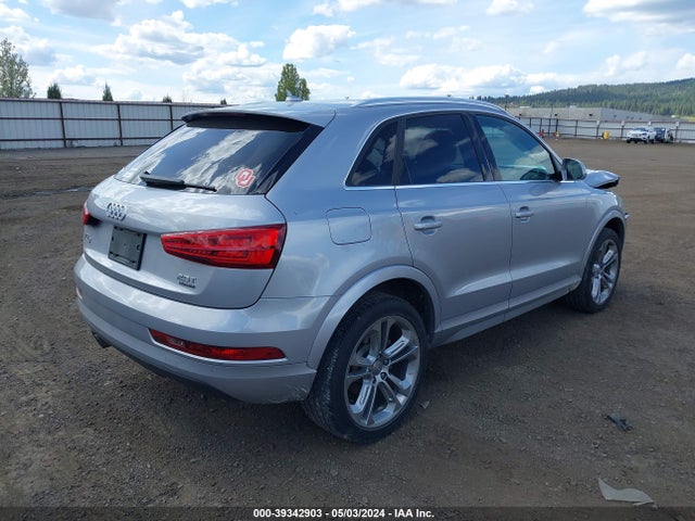 WA1JCCFS4HR012482 Audi Q3 2.0t Premium