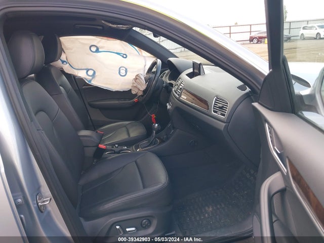 WA1JCCFS4HR012482 Audi Q3 2.0t Premium